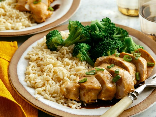 Pollo teriyaki con riso e broccoli in pentola a cottura lenta