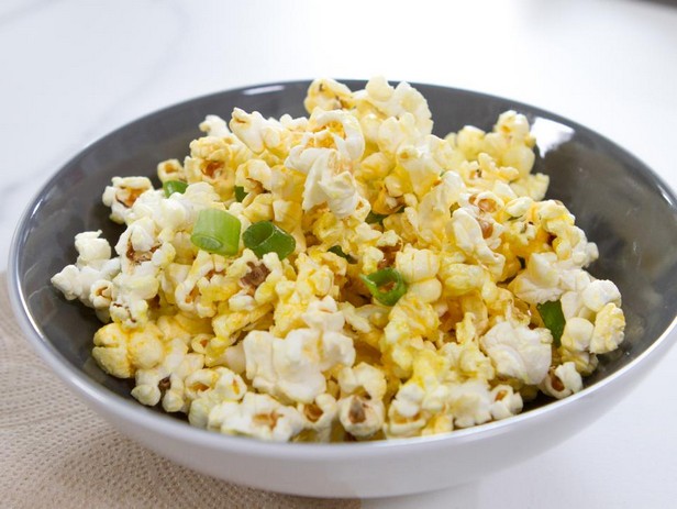 Popcorn con aglio e spezie