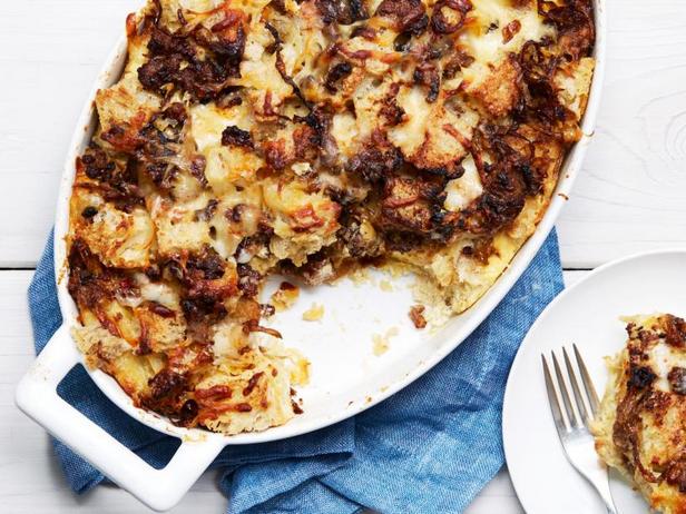 Zubereitung - Strata mit karamellisierten Zwiebeln und Frühstückswurst