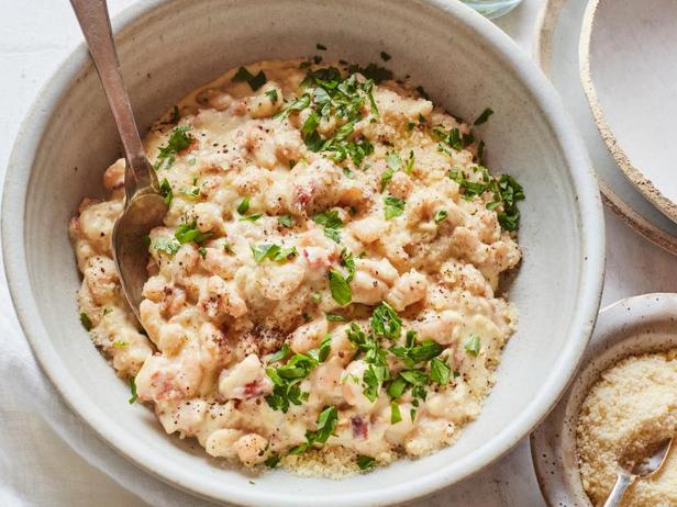 Wie man Bohnen-Carbonara zubereitet