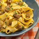 Pasta Carbonara mit 5 Zutaten und scharfer Wurst