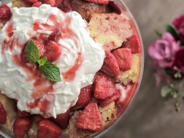 Erdbeer-Shortcake-Trifle