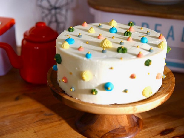 Kuchen mit bunten Streuseln