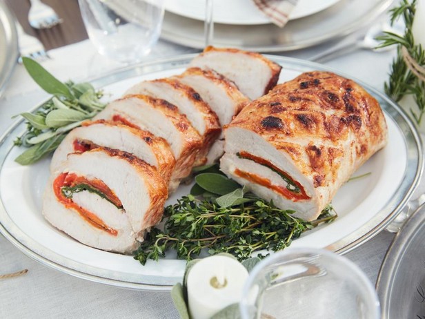Schweinefilet gefüllt mit Paprika, Käse und Spinat
