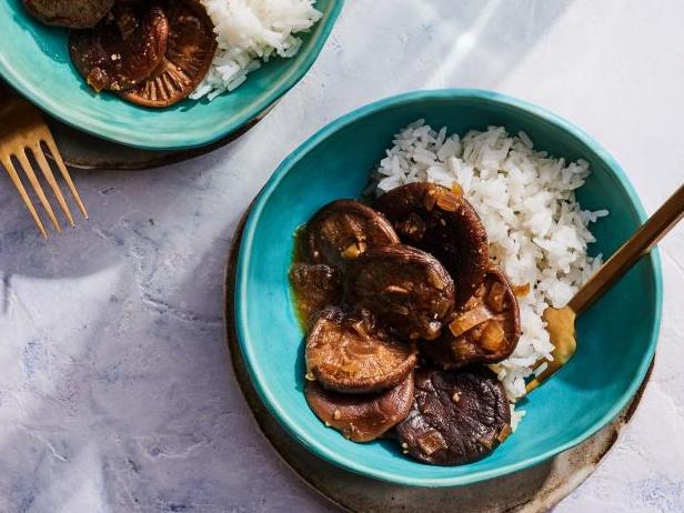 Wie man Shiitake-Pilz-Adobo zubereitet