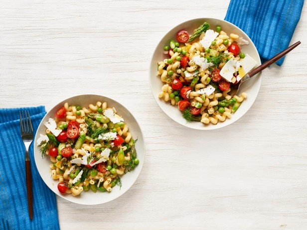 Frühlingssalat mit Pasta