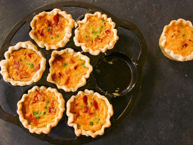 Mini-Quiche mit Speck und Erbsen