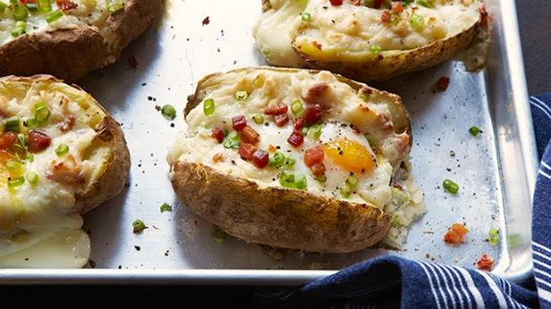 Come preparare la carbonara di patate con pancetta croccante