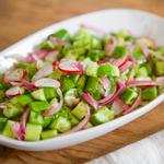 Salat aus gehackten Gurken mit Minze
