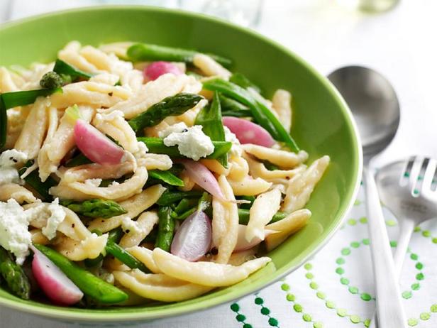 Kuinka tehdä - Cavatelli-pastaa lasitettujen vihannesten kera