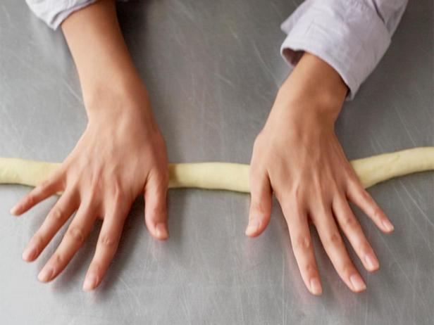 Cavatelli-pastaa lasitettujen kasvisten kera