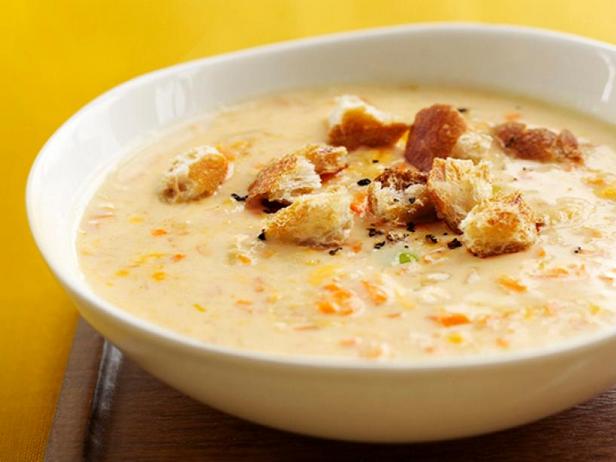 Wie man Meerrettich-Käse-Suppe zubereitet