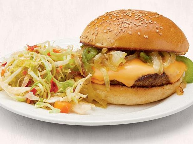 Wie man einen Cheesesteak-Burger zubereitet