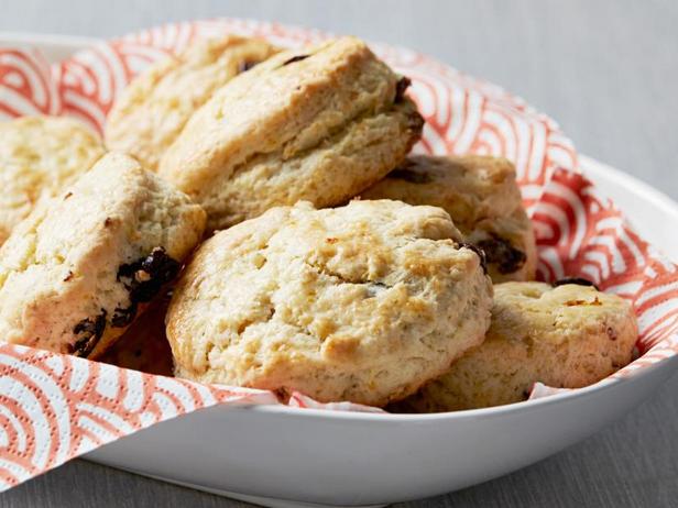Wie man Kirsch-Orangen-Scones zubereitet