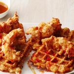 Kartoffelbällchen-Waffeln mit Hähnchen