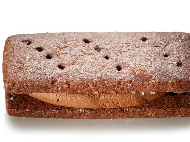 Wie man Schokoladencreme-Sandwich-Kekse zubereitet