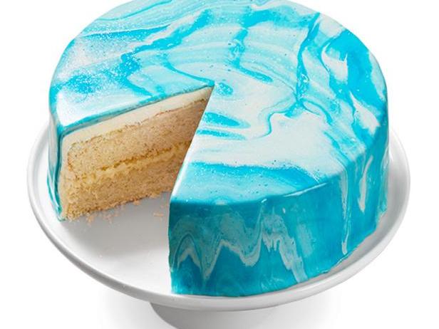 So backen Sie Kokoskuchen mit Spiegelglasur