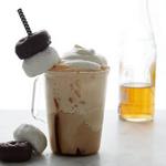 Kaffee- und Donut-Cocktail-Float