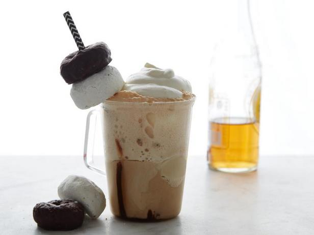 So wird's gemacht: Kaffee-Donut-Float