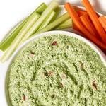 مقبلات باردة مع السبانخ والفجل