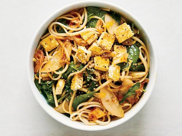 Come preparare - Noodles Udon freddi con kimchi e tofu