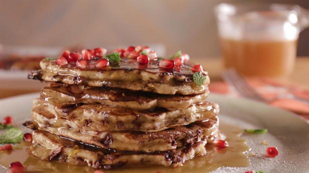 Rezept für Schokoladen-Pistazien-Pfannkuchen in Honig-Karamell-Sirup mit Salz