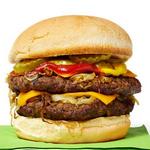 Burger mit gebratenen Zwiebeln