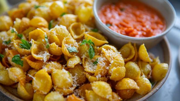 Zubereitung - Frittierte Nudeln mit Wodka-Dip