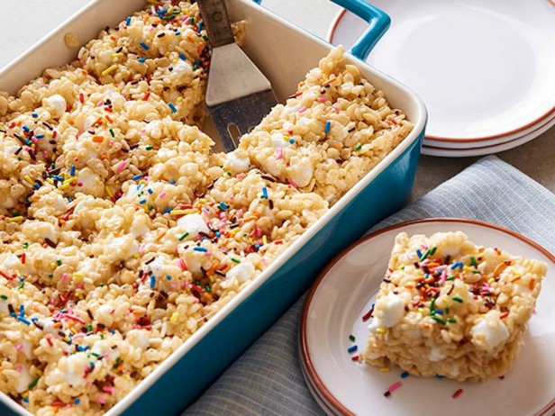 Knuspriges Dessert mit Marshmallows