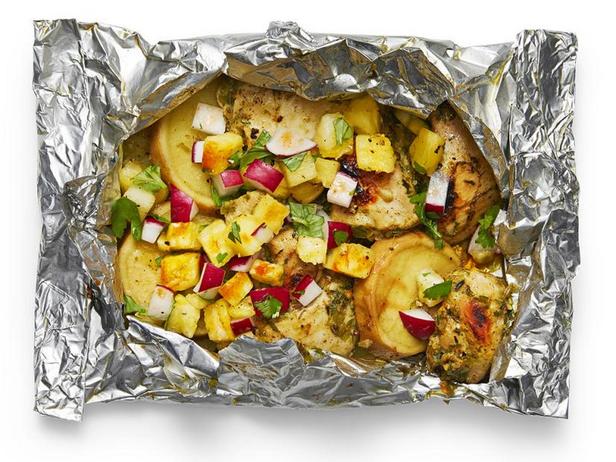 Come preparare il pollo caraibico grigliato in cartoccio