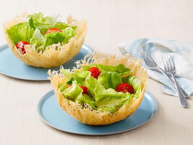 Wie man Käsesalat-Bowls zubereitet