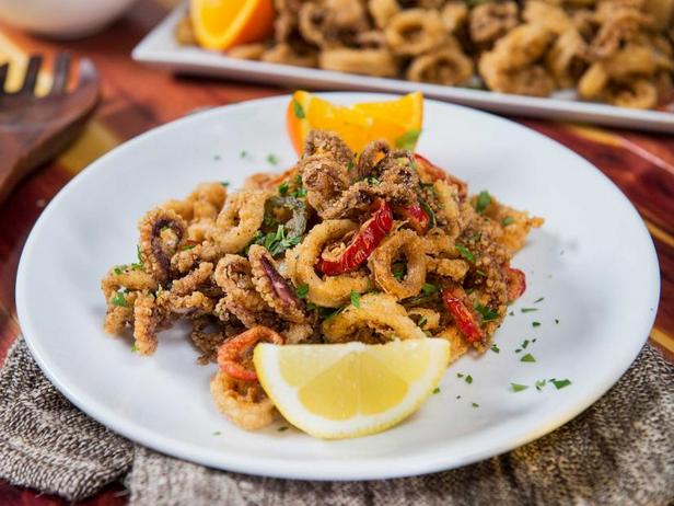 Come preparare i calamari fritti con salsa all'arancia dolce