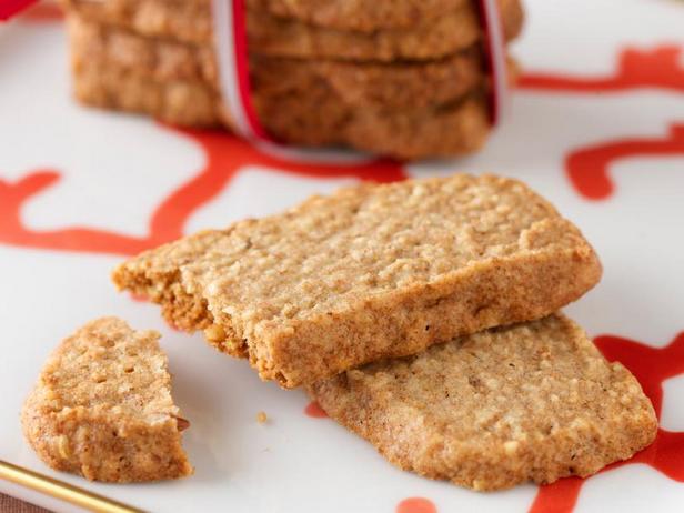 Come preparare i cracker di avena con zenzero e noci pecan
