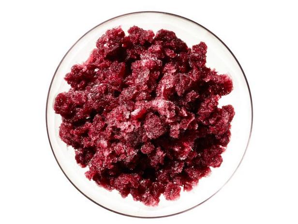 Zubereitung - Trauben-Granita mit schwarzen Johannisbeeren