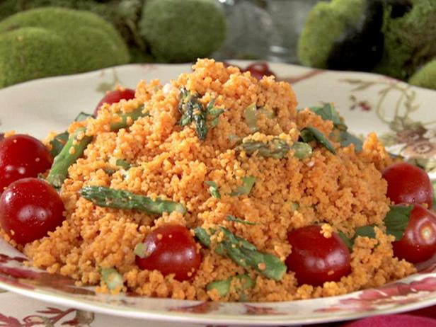 Come preparare l'insalata di couscous con i pomodori