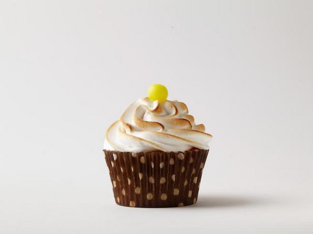 So backt man Zitronen-Baiser-Cupcakes