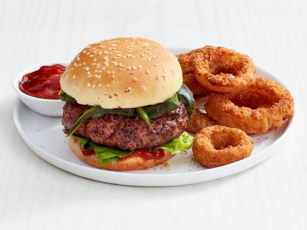 Zubereitung - Scharfe Chili-Burger mit Zwiebelringen