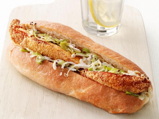 Sandwiches mit gebratenem Fisch und Jalapeño-Popper