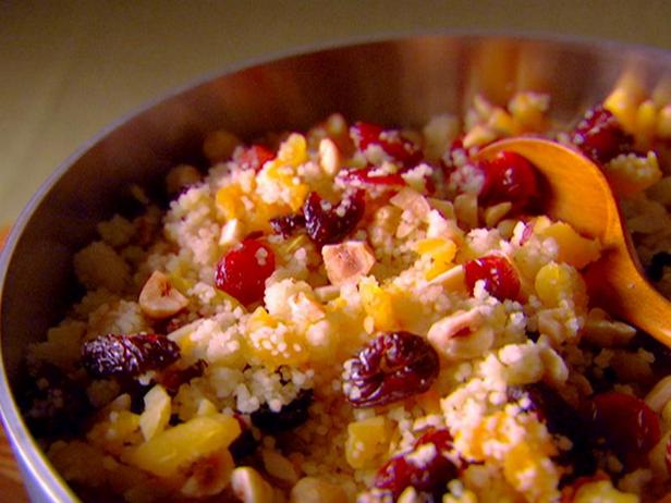 Zubereitung - Süßer Couscous mit Trockenfrüchten und Nüssen