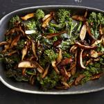 Rapini mit Shiitake-Pilzen