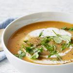 Kürbiscremesuppe mit Schalotten und Kokosmilch