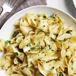 Eiernudeln in Butter