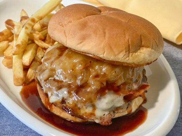 So bereiten Sie einen Corned-Beef-Burger zu
