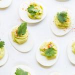 Gefüllte Eier mit Avocado