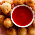 قطع تشيز كيك مقلية