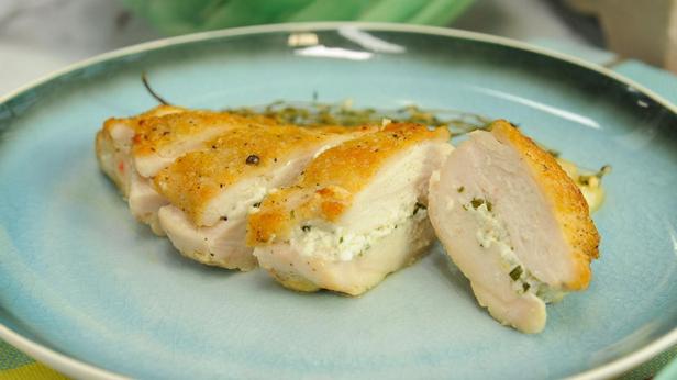 Zubereitung - Gefüllte Hähnchenbrust mit Ziegenkäse und Kräutern