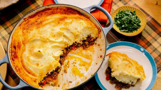 Wie man Shepherd's Lamb Pie zubereitet