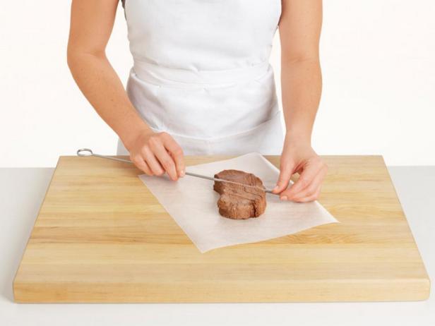 Steak-und-Pommes-Eiscremetorte