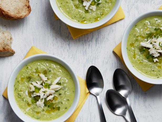 Wie man grünes Gazpacho zubereitet