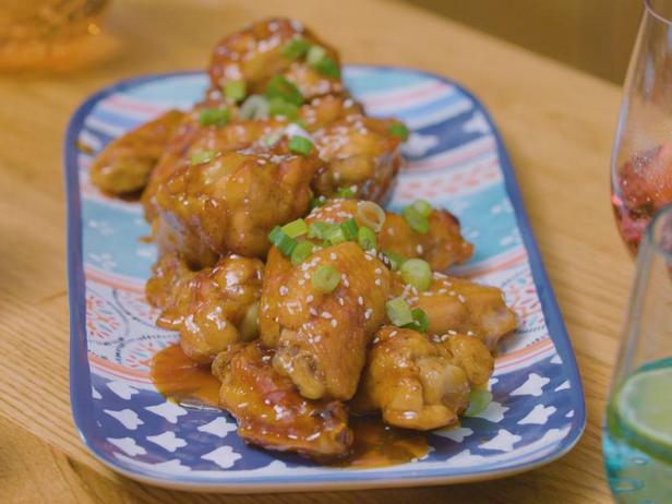Kuidas teha grillitud apelsini teriyaki tiibu